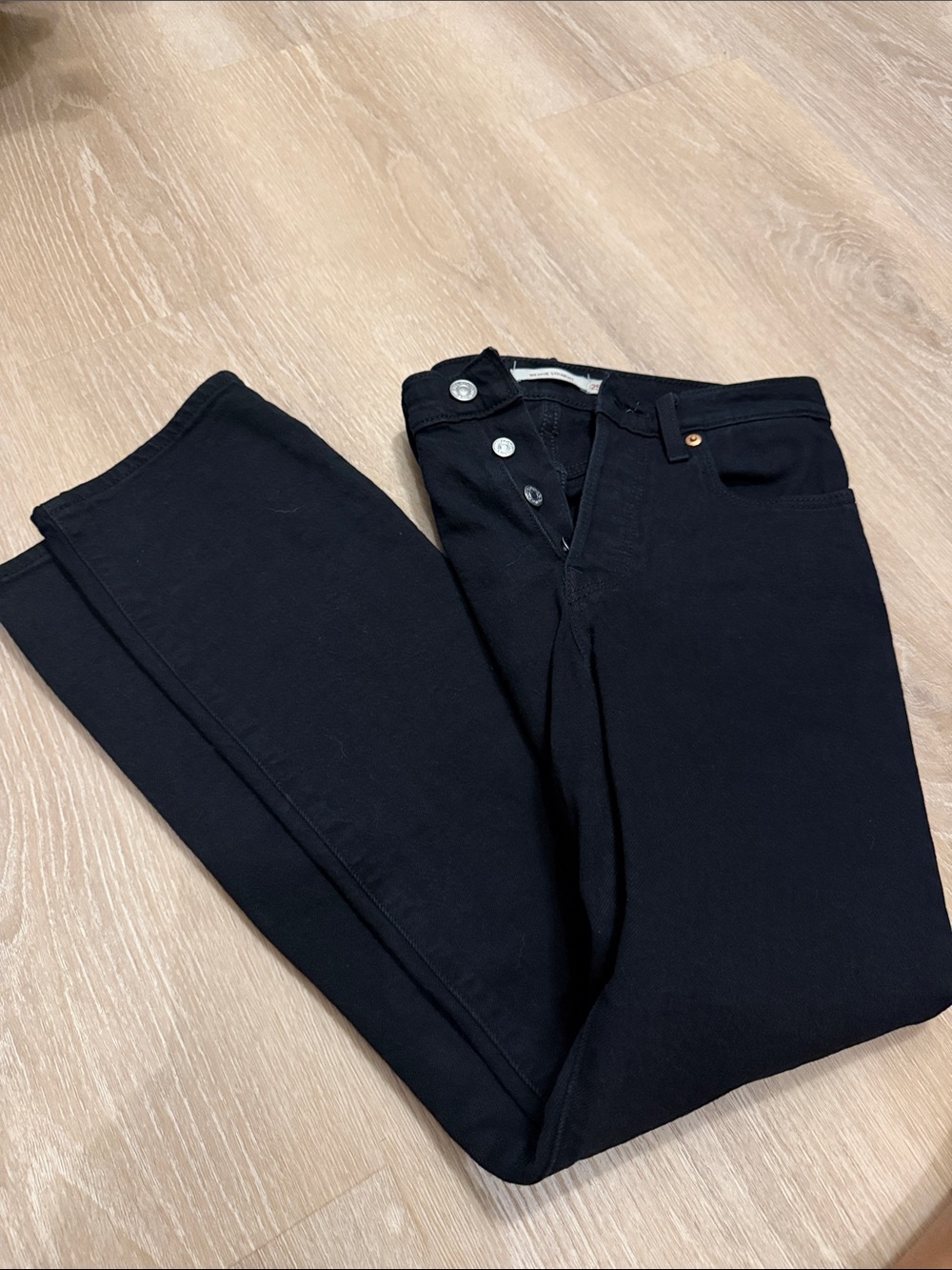 Women's Straight Leg Jeans in Black